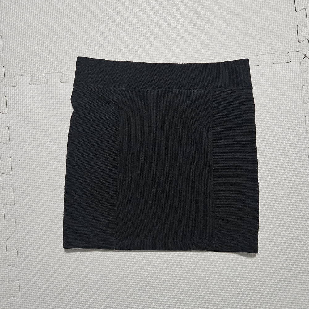Divided Classic Black Mini Skirt